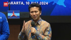 VIDEO: Emil Tepis Isu Jadi Menteri Prabowo: Saya Dampingi Ibu Khofifah
