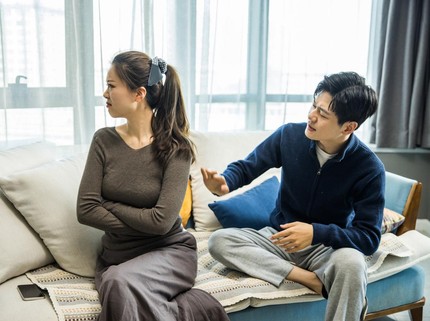 7 Tanda Istri Kecewa dengan Sikap Suami dan Cara Mengatasinya