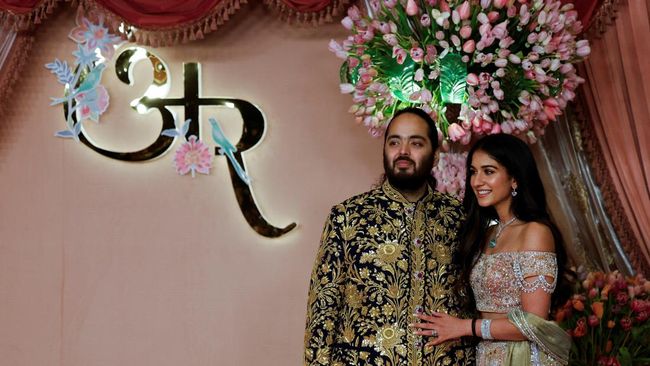 Anant Ambani dan Radhika Merchant saling berjanji sepenuh hati tentang rumah, mimpi, dan masa depan mereka ketika resmi menikah, Jumat (12/7).