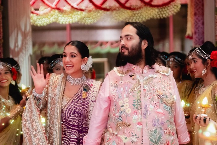 Anant Ambani dan Radhika Merchant/ Foto: x.com/gqindia