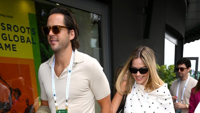 LONDON, ENGLAND - JULY 12: Margot Robbie attends day twelve of the Wimbledon Tennis Championships at the All England Lawn Tennis and Croquet Club on July 12, 2024 in London, England. (Photo by Karwai Tang/WireImage)