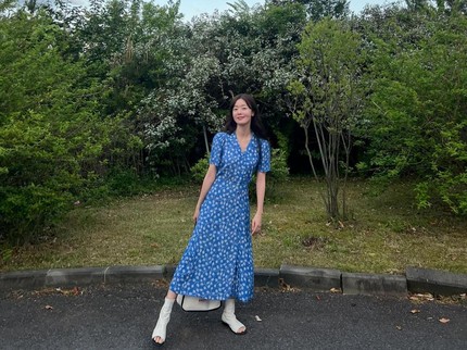 5 Potret OOTD Han Sunhwa Bintang Drakor My Sweet Mobster, Anggun dengan Dress dan Rok