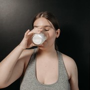 Mana yang Lebih Sehat, Fresh Milk atau Oat Milk?