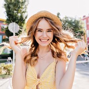 7 Inspirasi Gaya Rambut Simple untuk Aktivitas Akhir Pekan, Bikin Makin Stylish!