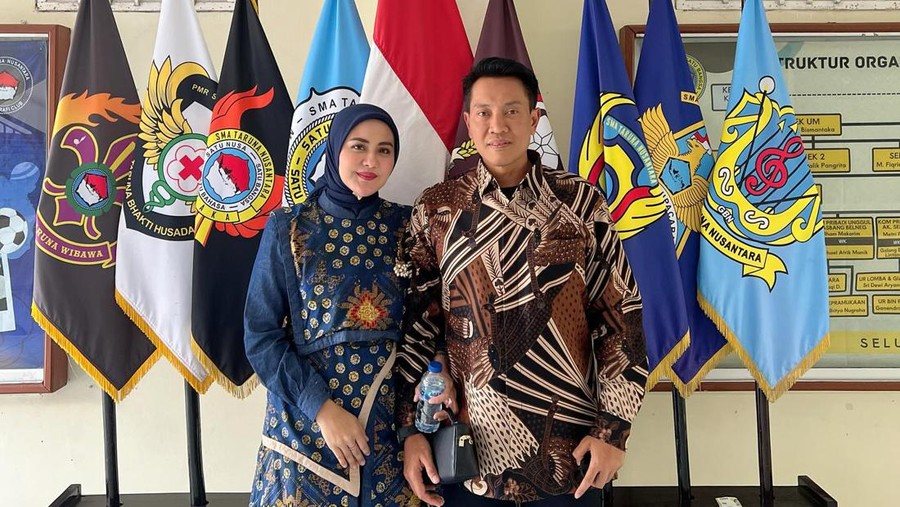 Juliana Moechtar dan Nur Wahyudi
