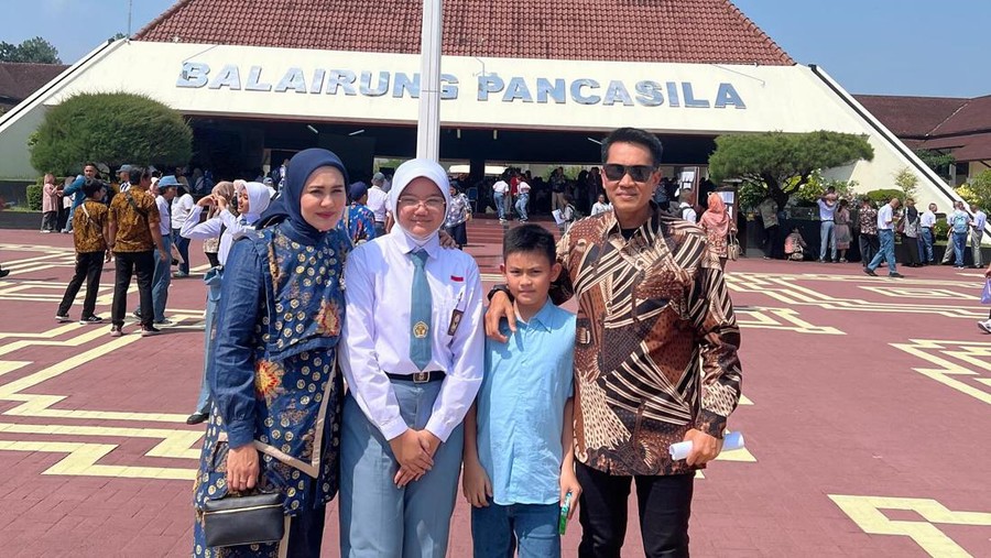 Juliana Moechtar dan Nur Wahyudi
