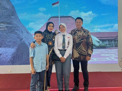 5 Potret Juliana Moechtar Antar Anak Sambung Sekolah Taruna, Ingin Ikuti Jejak Sang Ayah