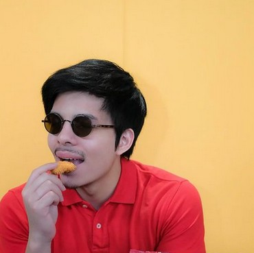 Dua Bus Besarnya Parkir di Pinggir Jalan, Atta Halilintar Kena Sentil Netizen