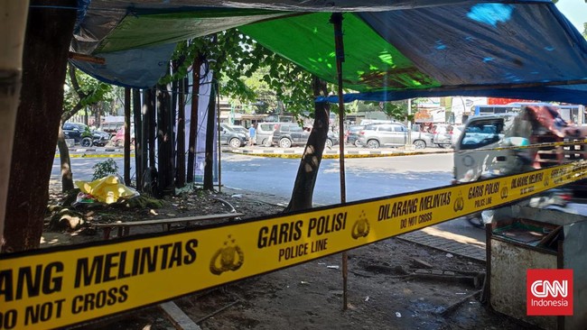 Polisi saat ini masih melakukan serangkaian penyelidikan dan olah TKP di lokasi temuan jasad penuh luka Jalan Buah Batu Bandung.