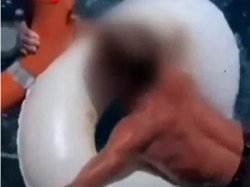 Tertidur di Atas Ban Karet, Pria IniTerombang-ambing di Laut