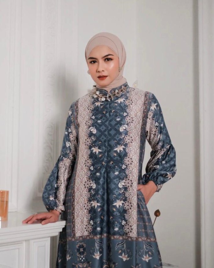 9 Artis Cantik Ini Putuskan Berhijab Setelah Pulang Umrah