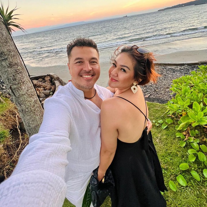 <p>Sissy Prescillia dan Rifat Sungkar resmi menikah pada 10 Juli 2010. Sebelum mengucap janji, pasangan ini diketahui memiliki kisah asmara yang penuh dengan lika-liku. (Foto: Instagram @sysiio)</p>