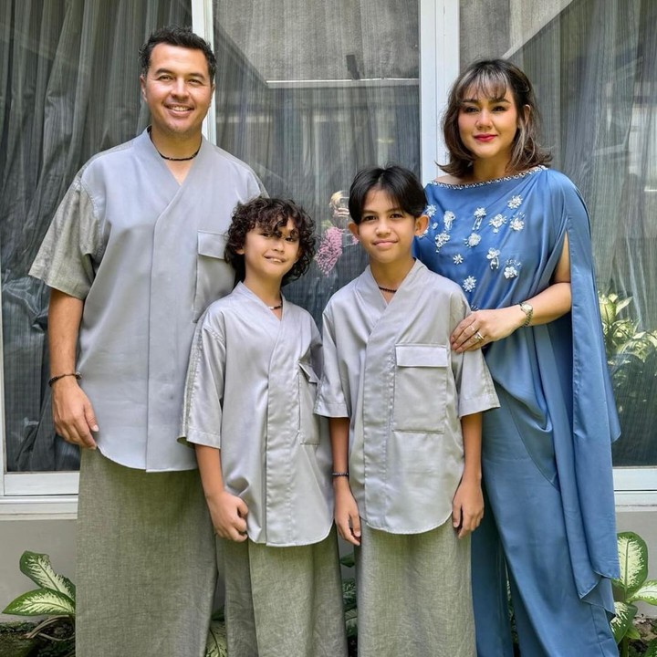 <p>Dari pernikahannya, Sissy Prescillia dan Rifat Sungkar dikaruniai dua anak laki-laki, Bunda. Mereka adalah El Mayka Rifat Sungkar dan Mikkairo Riley Sungkar. (Foto: Instagram @sysiio)</p>