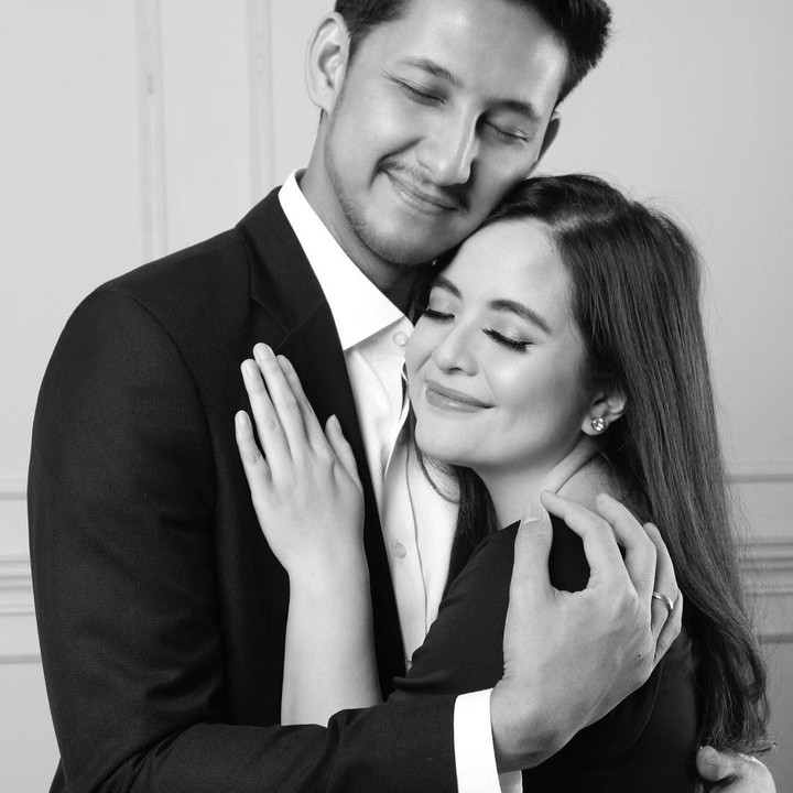<p>Bahkan, beberapa unggahan Tasya dan Randi sukses dibanjiri pujian netizen yang senang melihat kemesraan keduanya. "Semoga selalu langgeng Kakak, suka banget aku lihat kalian, romantis," tulis akun <em>@mirandakristi****.</em> (Foto: Instagram@tasyakamila)</p>