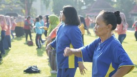 Peringati HLUN ke-28, Pemkab Klaten Gelar Senam Lansia Sehat Bersama