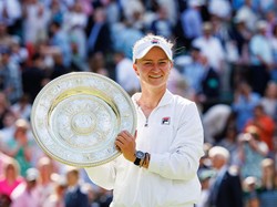 Hasil Wimbledon 2024: Krejcikova Juara usai Tumbangkan Paolini
