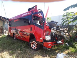 Penampakan Elf Maut Rombongan Guru SD Surabaya yang Kecelakaan di Tol Boyolali