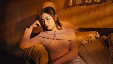 img-title Cerita Album Perdana Meiska 'Hanya Figuran'