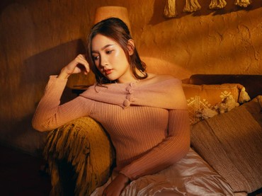 Cerita Album Perdana Meiska 'Hanya Figuran'