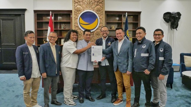 NasDem resmi mengusung Riza Patria-Marshel Widianto di Pilkada Tangsel 2024.