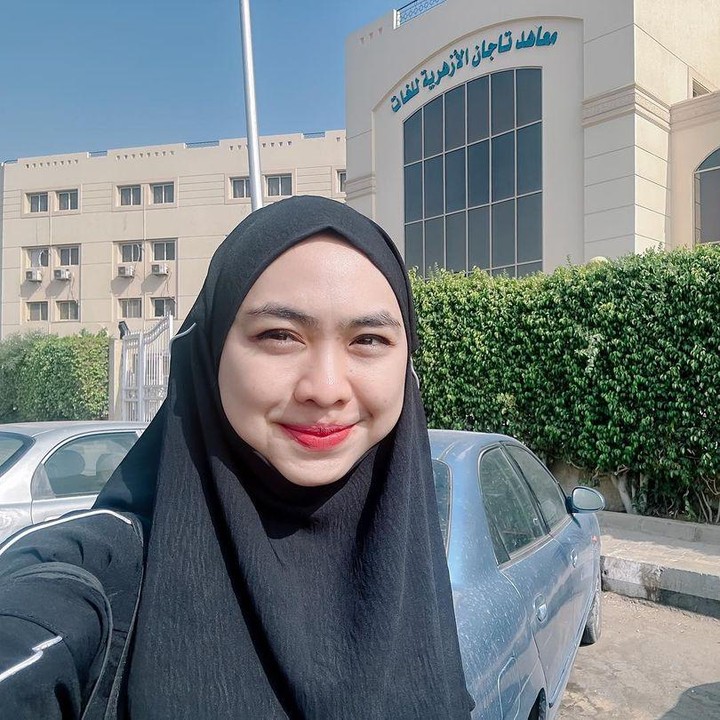 <p>Sebagai informasi, sebelumnya Oki telah mengumumkan rencananya untuk pindah ke Mesir karena ingin melanjutkan pendidikannya. (Foto: Instagram@okisetianadewi)</p>