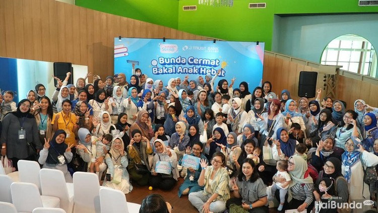 Talkshow HaiBunda Squad x J TRUST Bank Talkshow HaiBunda Squad x J TRUST Bank 'Bunda Cermat Bakal Anak Hebat', di Youreka Kids Farm, Kuningan City.
