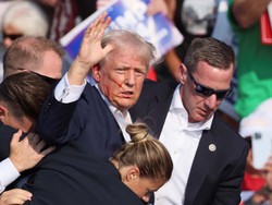 7 Hal Tentang Donald Trump Ditembak Saat Kampanye hingga Telinga Kanan Luka