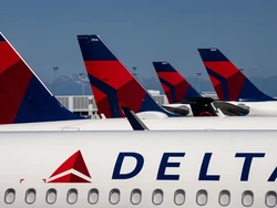 Delta Air Lines Kecelakaan Saat Mendarat, Pesawat Terbalik