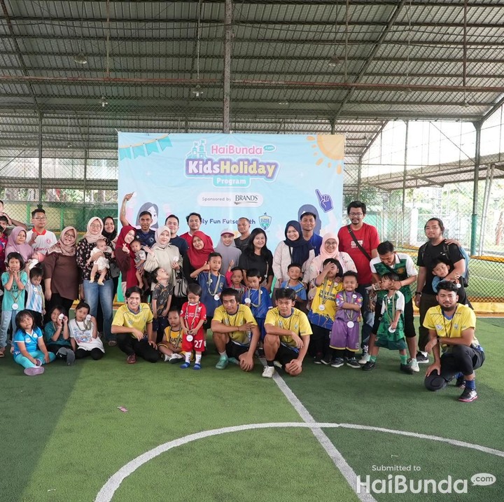 <p>HaiBunda kembali mengadakan kegiatan menarik untuk mengisi waktu libur akhir pekan Si Kecil, Bunda. Bersama dengan BRANDS, HaiBunda Squad diundang untuk mengikuti aktivitas Family Fun Futsal with Super Junior Futsal Club. (Foto: Tim HaiBunda/Atma)</p>