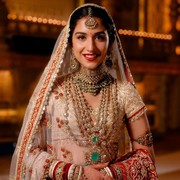 Radhika Merchant Tampil Memukau dengan Gaun Pengantin Penuh Makna