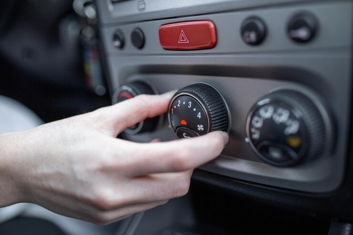 7 Etika Menumpang di Mobil Teman yang Wajib Kamu Tahu!