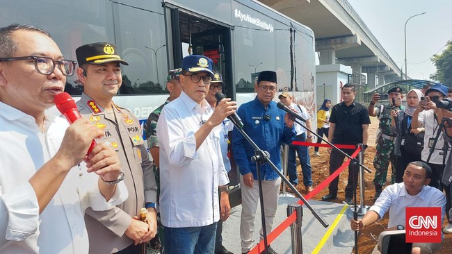 Menhub Budi Karya mengatakan rangkaian kereta tanpa rel atau trem otonom dari China akan tiba di IKN akhir bulan ini. Line untuk kereta itu telah disiapkan.