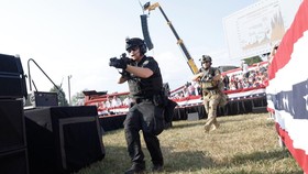 Polisi Lihat Pelaku di Atap Gedung Detik-detik Sebelum Tembak Trump
