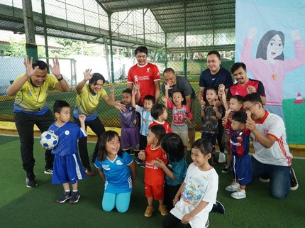 Keseruan Si Kecil Main Futsal Bareng Ayah di Family Fun Futsal with Super Junior Futsal Club