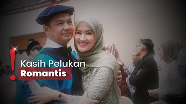 Tommy Kurniawan Wisuda di Usia 39 Tahun, Tatapan Istri Berkaca-kaca