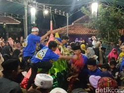Tradisi Buk-Buk Bumeh Momen Warga Probolinggo Syukuran Saat Bulan Suro
