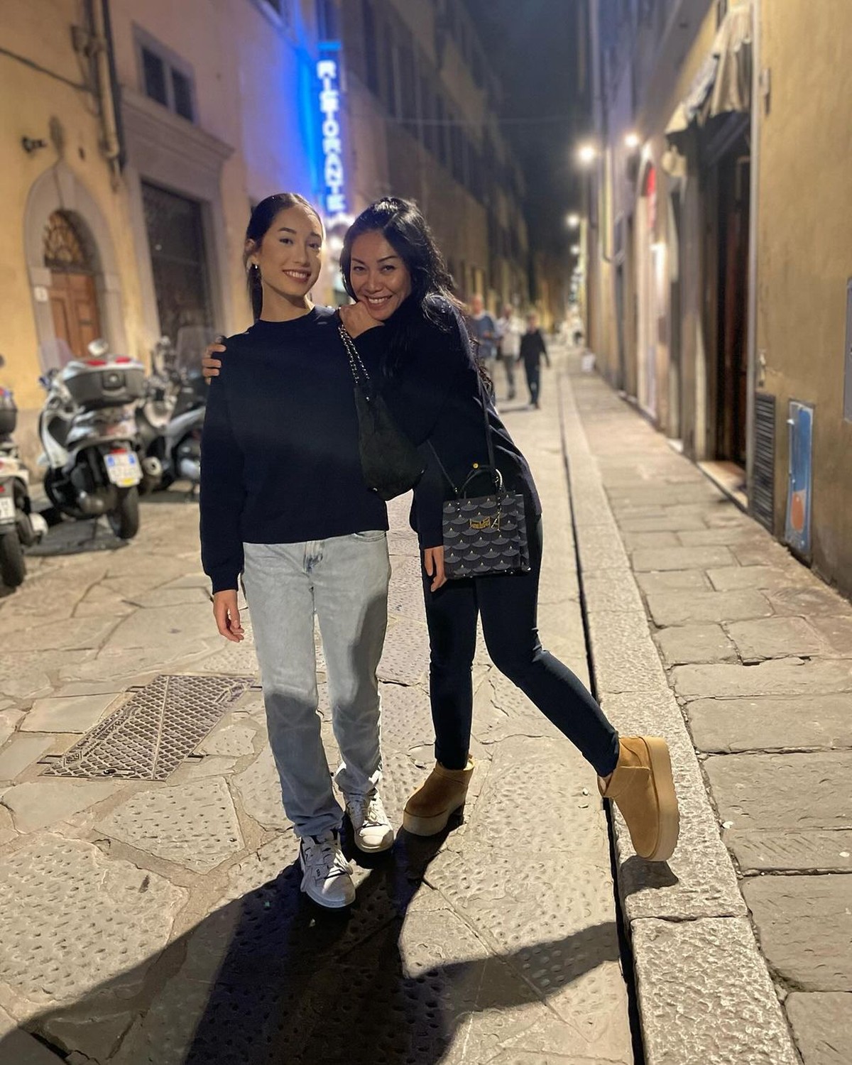 Anggun C&period; Sasmi dan anak