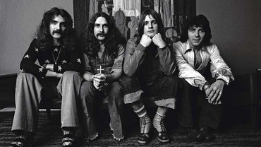 img-title Geezer Butler Sebut The Beatles Menginspirasi Black Sabbath untuk Bermusik
