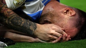 FOTO: Tangis dan Kaki Bengkak Messi Berakhir Gelar Copa America