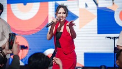 Lirik Lagu Lestari - Happy Asmara Feat Delva