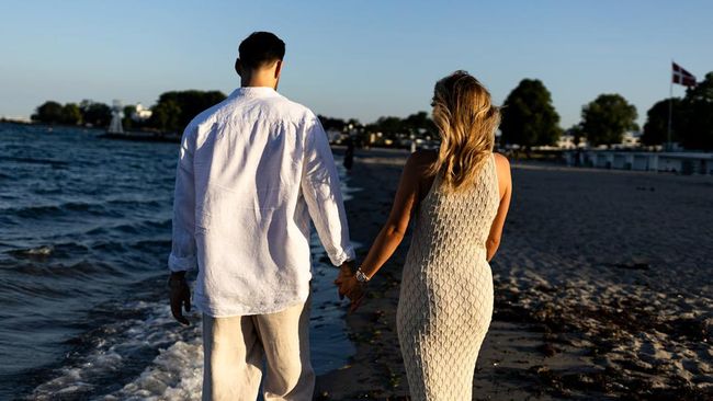 Ingin Hubungan Romantis dan Aman, Ini 4 Zodiak yang Cocok Jadi Pasangan Cancer!