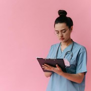 Menurut Astrologi, 4 Pilihan Karier Ini Cocok dengan Sifat Alami yang Dimiliki Seorang Cancer
