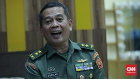 TNI Janji Usut Pembakaran Rumah Wartawan Karo: Puspomad Sudah Komitmen
