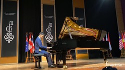 Lawan Keterbatasan, Michael Anthony Juara IIPC 2024 Kategori Pianist Professional Senior