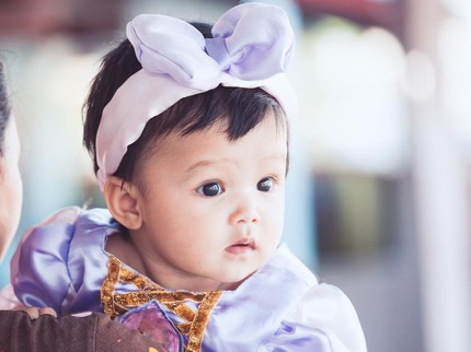 100 Nama Bayi Perempuan Kristen 2-3 Kata yang Indah Penuh Makna Beserta Artinya