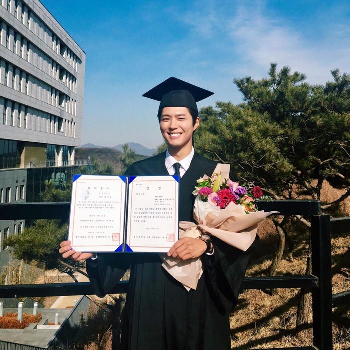 Park Bo Gum Deretan Aktor Korea yang Lulus dari Universitas Bergengsi