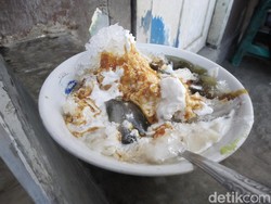 Mencicip Rasa Autentik Es Cuing Khas Cirebon