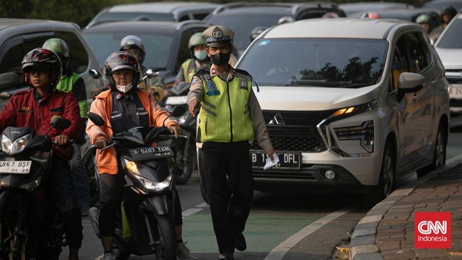 Kapolda Metro Jaya Irjen Karyoto meminta jajarannya untuk menindak tegas penggunaan pelat palsu selama pelaksanaan Operasi Patuh Jaya 2025.