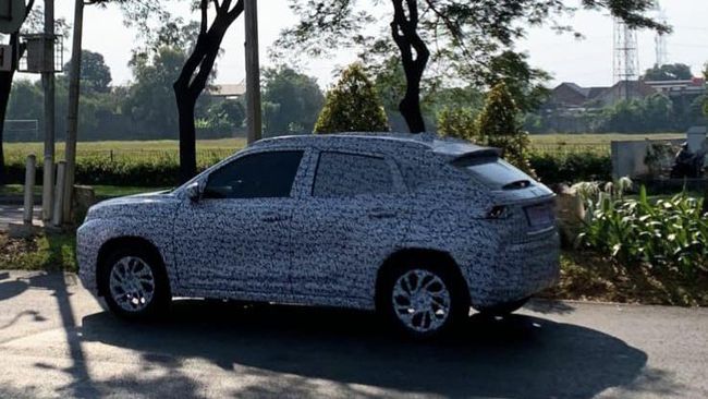 Penampakan Suzuki Fronx di Jalan Tol Indonesia