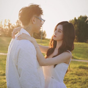 Potret Perjalanan Cinta Tao Eks EXO dan Xu Yiyang, Penuh Perjuangan hingga Menikah